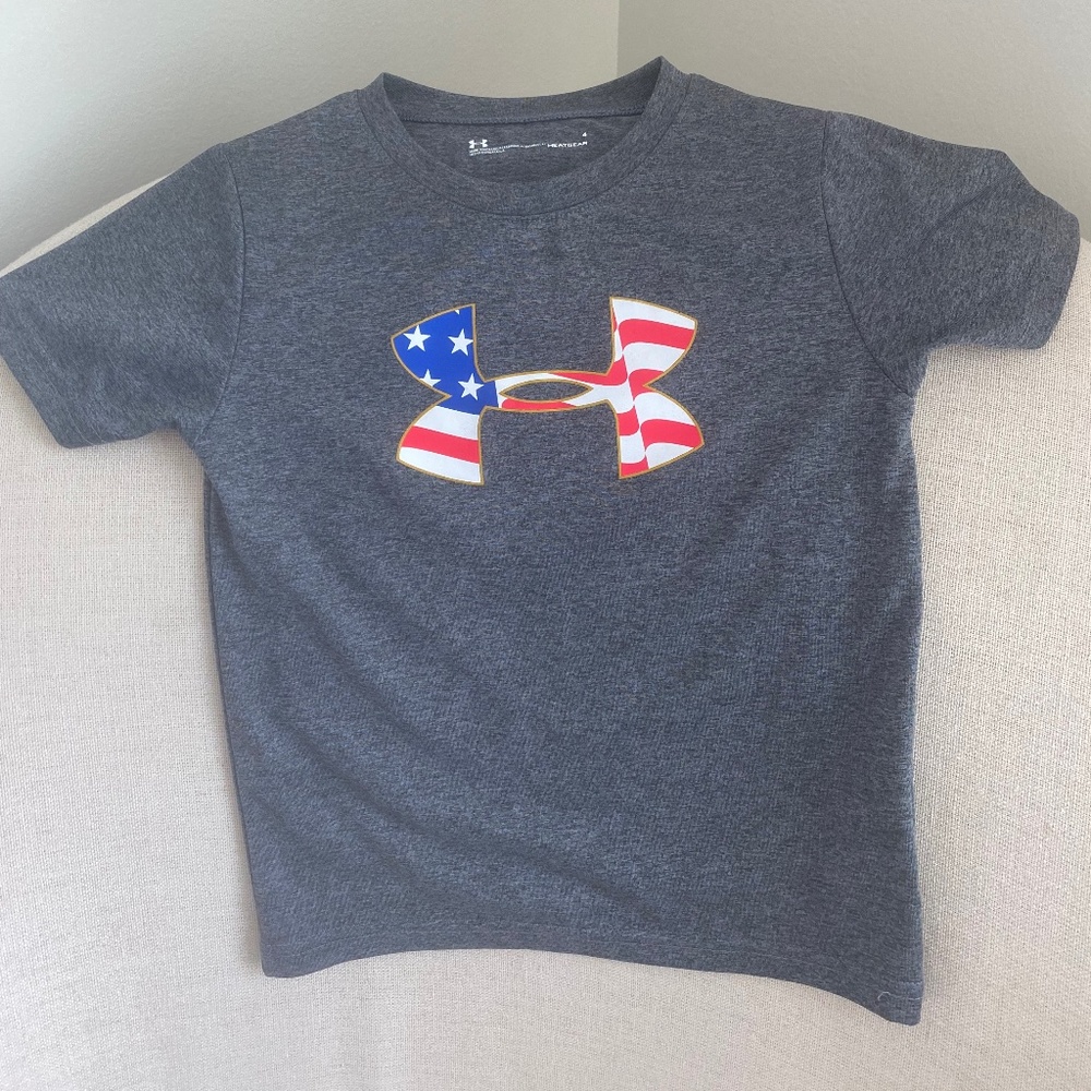 UNDER ARMOUR Tee Shirt American Flag  Red White Blue Logo Kid’s Size 4